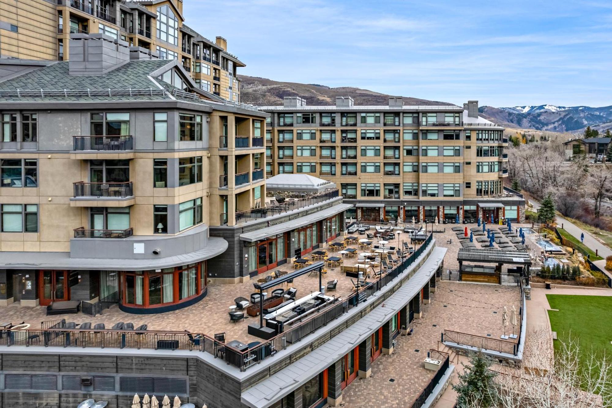 Pop Art Villa Riverfront Avon Exterior photo